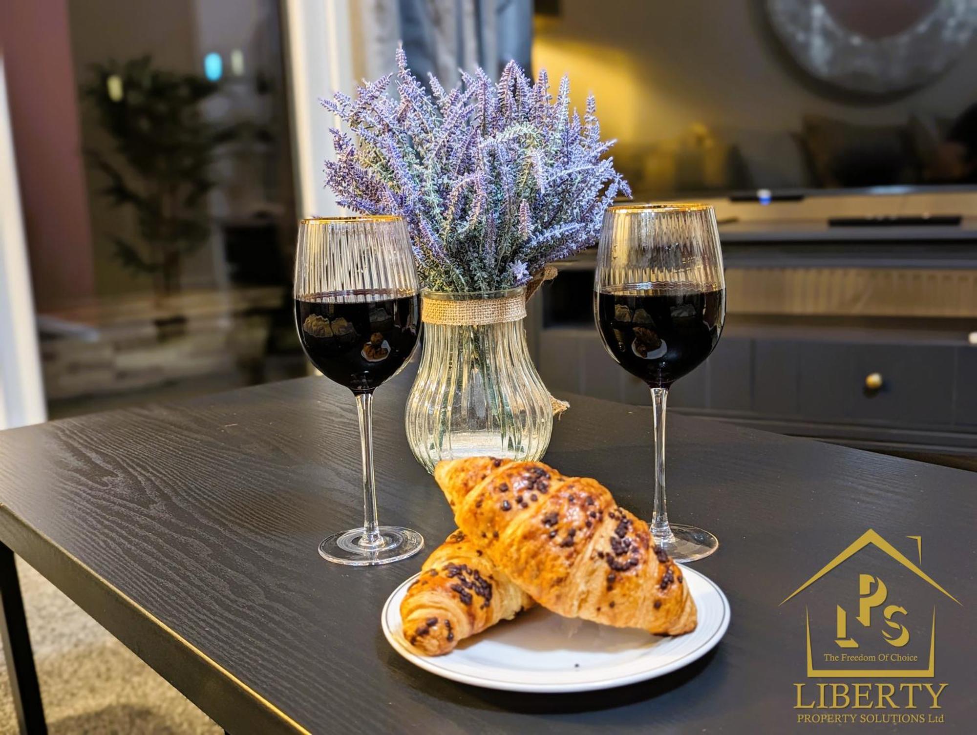 6 Guests * 4 Bedroom * Free Wi-Fi *Huntingdon Bagian luar foto