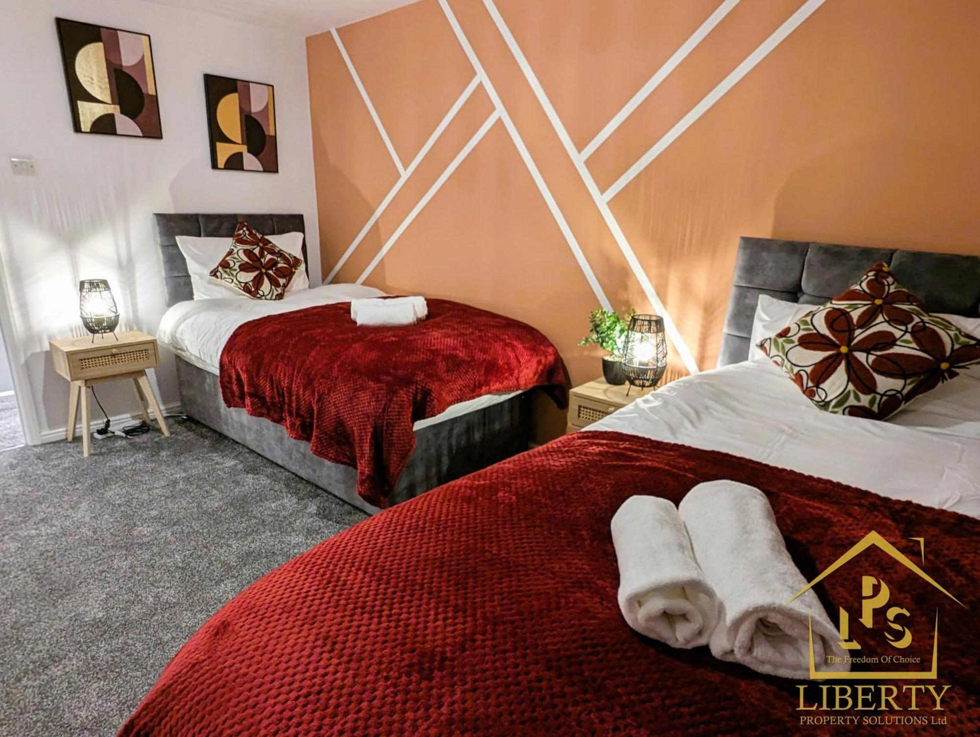 6 Guests * 4 Bedroom * Free Wi-Fi *Huntingdon Bagian luar foto