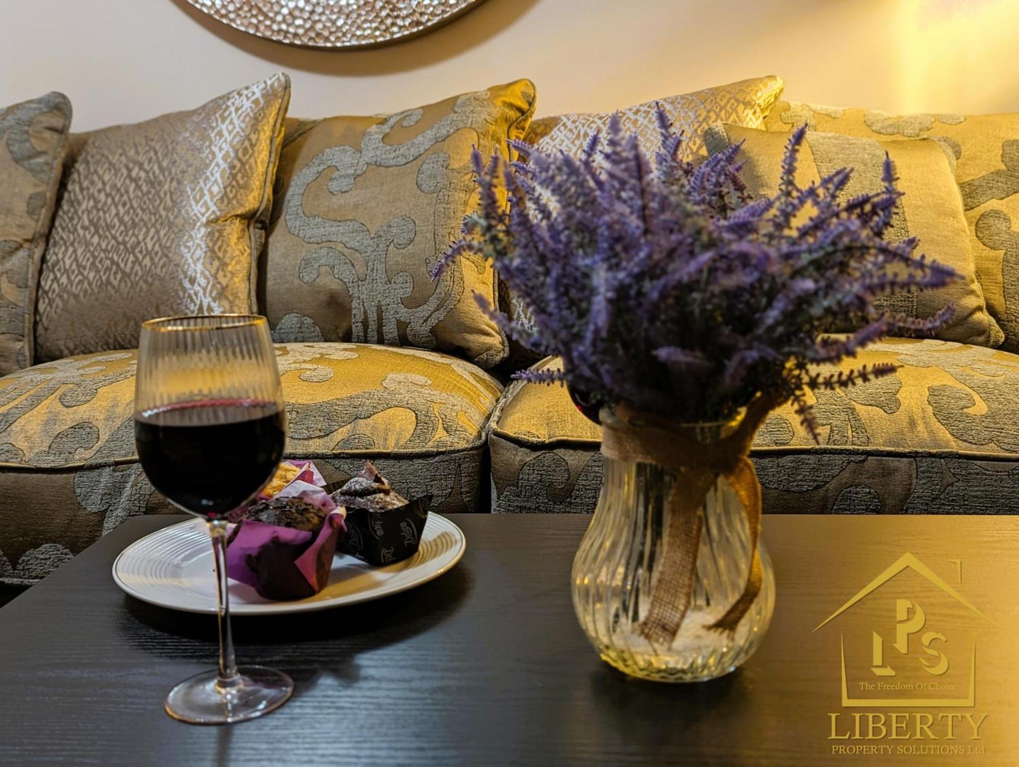 6 Guests * 4 Bedroom * Free Wi-Fi *Huntingdon Bagian luar foto
